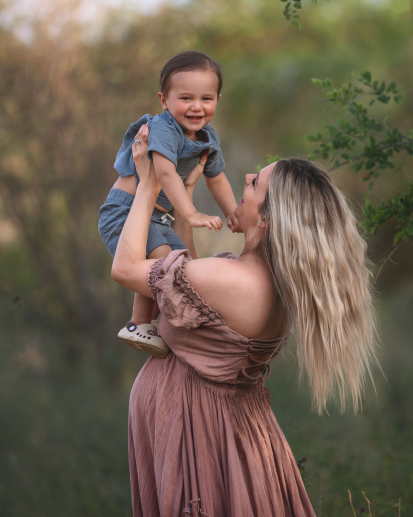 Sharp motherhood family photo showing shutter speed impact on family photography